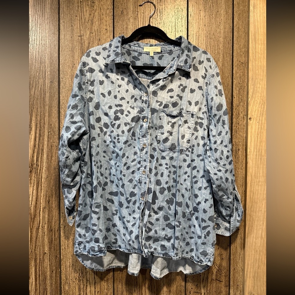 Side Stitch Regular Tencera Button Front Tunic with Shirt Tail Hem